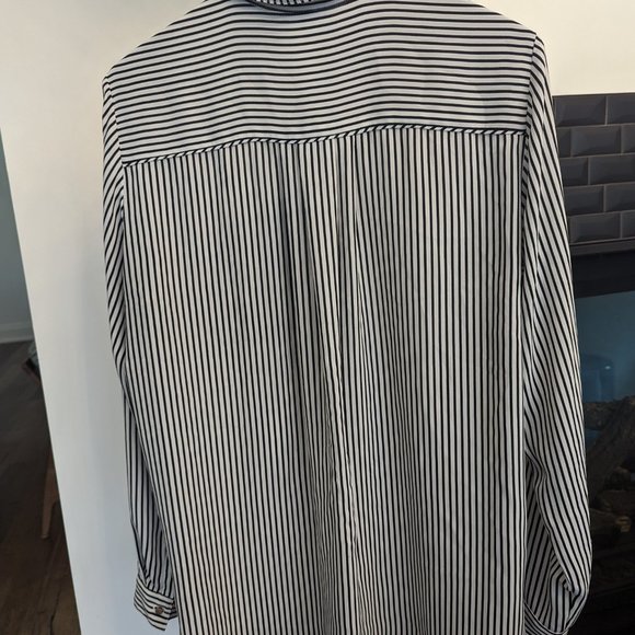 Vertical Black & White Stripped Dynamite Blouse s:L - Picture 7 of 7